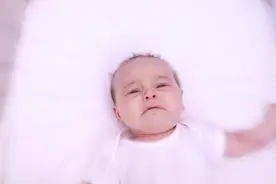 哄睡难、睡不安稳？总夜醒？五个妙招，宝宝一觉到天亮图片