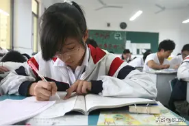 老教师：初中有3道坎，学生之间拉开差距，多是从这个时候开始的图片