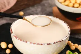 打豆浆时，用生豆还是熟豆？多做一步，豆浆又香又浓，还没残渣图片