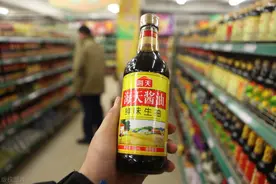 海天酱油内被曝似有蛆虫，曾回应：系消费者保存不当，与产品质量无关图片