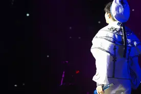 周深真的很牛，我不是指唱歌图片