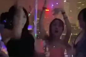 关晓彤过生日，穿运动鞋蹦迪，黑色丝袜大长腿太性感了图片
