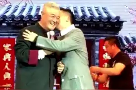 拜赵本山为师的杨树林，为何娶230斤胖丫，还对其不离不弃？图片