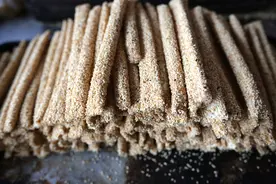小年到了，这些传统食物寓意吉祥团圆，要记得吃，河南的很特殊图片