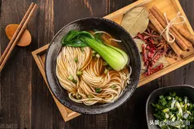 “意大利面”和普通面条有啥区别？哪种更营养？学会别再挑错了图片