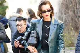 Bella气场强到爆炸，皮衣皮裤加墨镜，这是特工大佬出场秀？图片