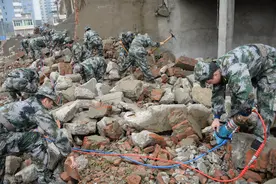 唐山大地震前震与震后的记忆片段之-地震发生时图片