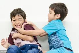 小孩子之间发生冲突要如何处理？图片