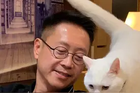弟弟娶李嘉欣坐拥百亿，姐姐一生平凡不为人知，许晋亨姐弟不同命图片