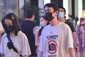 王思聪新女友身份被扒！与乔欣杨超越是闺蜜，疑似整容变脸认不出图片