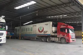 货主不给运费，卡友一气之下拉走货物，这样违法吗？图片