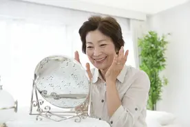 50+岁如何选择文胸？看3点就行，不仅健康，穿衣也更美观图片