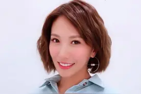 又一明星拍戏遇事故！35岁女星鞋跟卷入电梯夹缝，险失一只脚图片