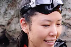 我，女博士，辞掉百万年薪工作，钻进铁笼跳下海，和大白鲨面对面图片