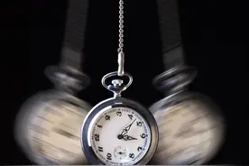 小说：16岁目睹命案，我做40年噩梦，心理医生催眠帮我找到凶手图片