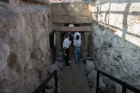 他掏空整座大山修筑陵墓，打造错综复杂巨石阵，防盗措施做到极致图片