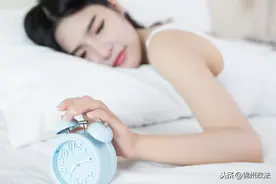 为什么总感觉越睡越累？图片