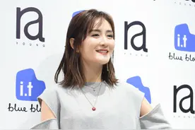 上海，谢娜亮相某品牌活动图片