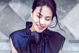 王菲：父母的婚姻是悲剧，我撑起父亲的晚年图片