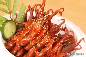 卤鸭舌香辣红亮，秘诀是以火锅底料调复合卤水图片