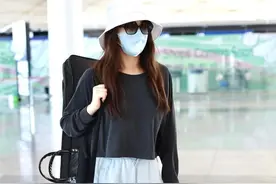 “酸酸甜甜就是我”的代言人是她？张含韵真是女大十八变图片