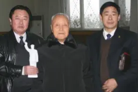 给毛主席当了13年的警卫员，带毛主席掉进过水坑，享受正部级待遇图片