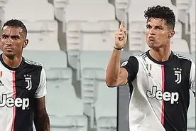 2：2！尤文两度扳平比分 C罗点球双响救主 尤文球王：我就罚左边图片