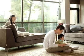 恋母？11岁男孩特别黏二婚妈妈，还不准妈妈生二胎图片