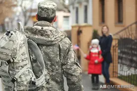 美国有一位残疾的退伍军人，到美国最大的木材公司求职，结局反转图片