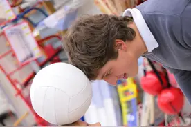 基本功过硬，身体强壮就能把足球踢好吗？图片