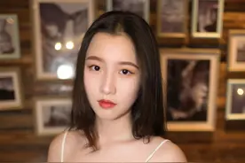 穿吊带短裙就是给男友找麻烦了，女人凉爽是罪过？图片