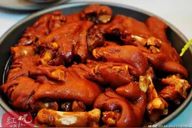 天凉了就想吃这炖猪蹄儿，照我这么做不腥不臭特软烂，颜色还漂亮图片