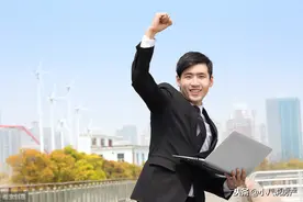 超兴奋！网友：我买人生第一套房时，开心到打滚，一夜睡不着！图片