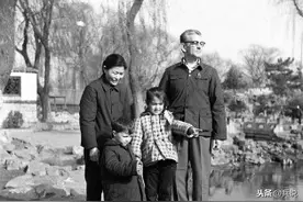 美军战俘老温，被志愿军感化，自愿加入中国，济南娶妻生子图片