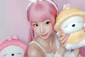 可爱的小兔兔，好想亲一口图片