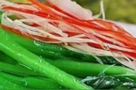 私房菜的分享：清炒菜心，酸菜土豆丝，香菜鸡腿图片