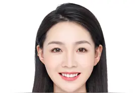 照相馆老板不会告诉你，手机就能制作证件照，一键换底色很简单图片