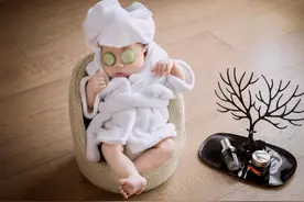 王斯然给儿子拍满月照，堪比杂志封面，满月照这样拍好看又大气图片