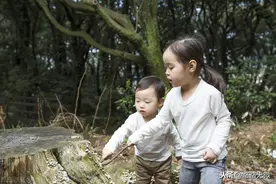 女友偷偷送外卖给自己攒彩礼，妈妈得知：这儿媳妇砸锅卖铁也要娶图片