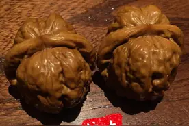 文玩核桃小众品种—金蟾蛤蟆头打第一个月到半年效果图图片