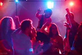 灯红酒绿的环境，梅毒可能会找上你图片