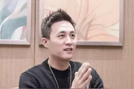 明星父子杜志国与杜淳，均拥有丰富感情生活，全家皆是明星图片