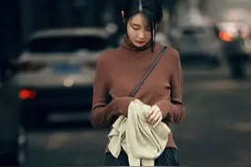 入秋穿茶色，微胖也能穿出温柔小女人，高级又低调图片