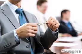人到中年，遇到这4种打压要忍一忍，不能随意离职图片