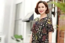 适合中老年人穿着的套装，美观显瘦又减龄，让妈妈穿出优雅气息图片
