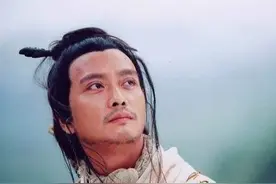 “酒剑仙”谢君豪：34岁拿影帝，为救童星烧伤，如今却给鲜肉作配图片