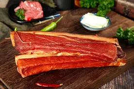 腌好的腊肉怎么保存？给你支两招，做法很简单，放一年也不坏图片