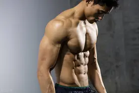 先减脂再虐腹！6个动作隔天训练一次，雕刻男人的六块腹肌图片