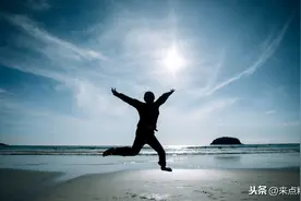 四肢上的疾病信号离不开这4点！手臂发麻，是在提示颈椎病图片