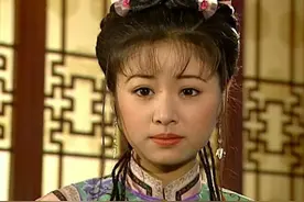《还珠格格》中饰演紫薇的几位演员，图1成为经典，最后一张刺眼图片